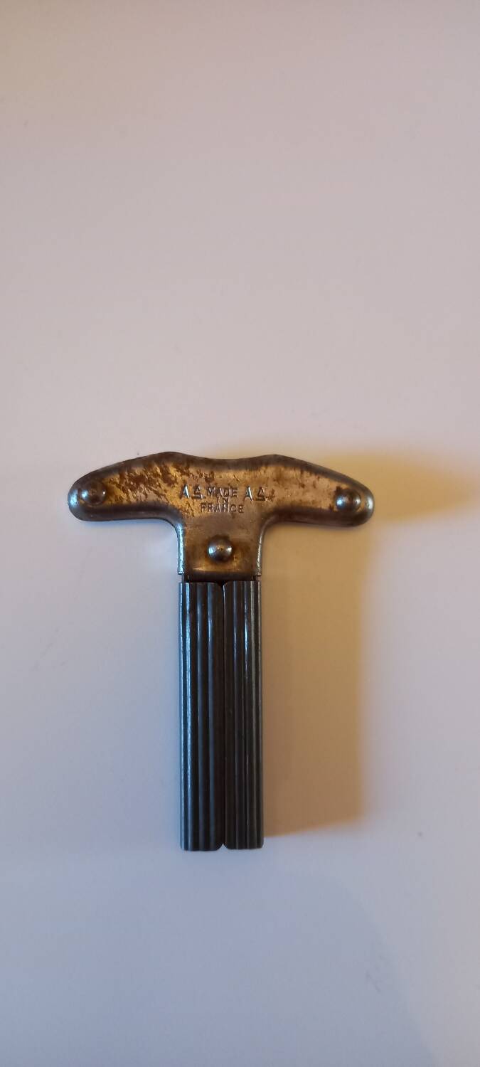 Metal corkscrew