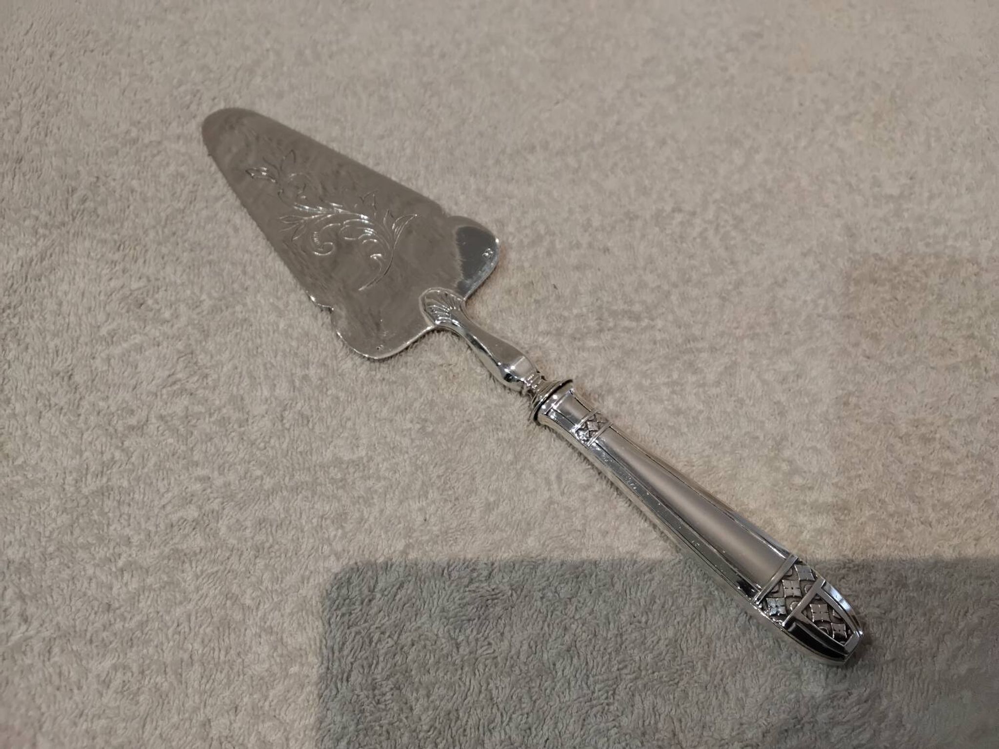 Silver metal pie server Liberty Grand Prix Monaco