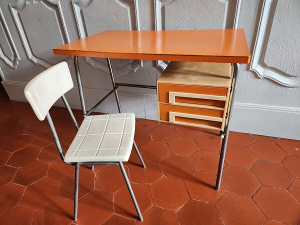 Bureau enfant années 70