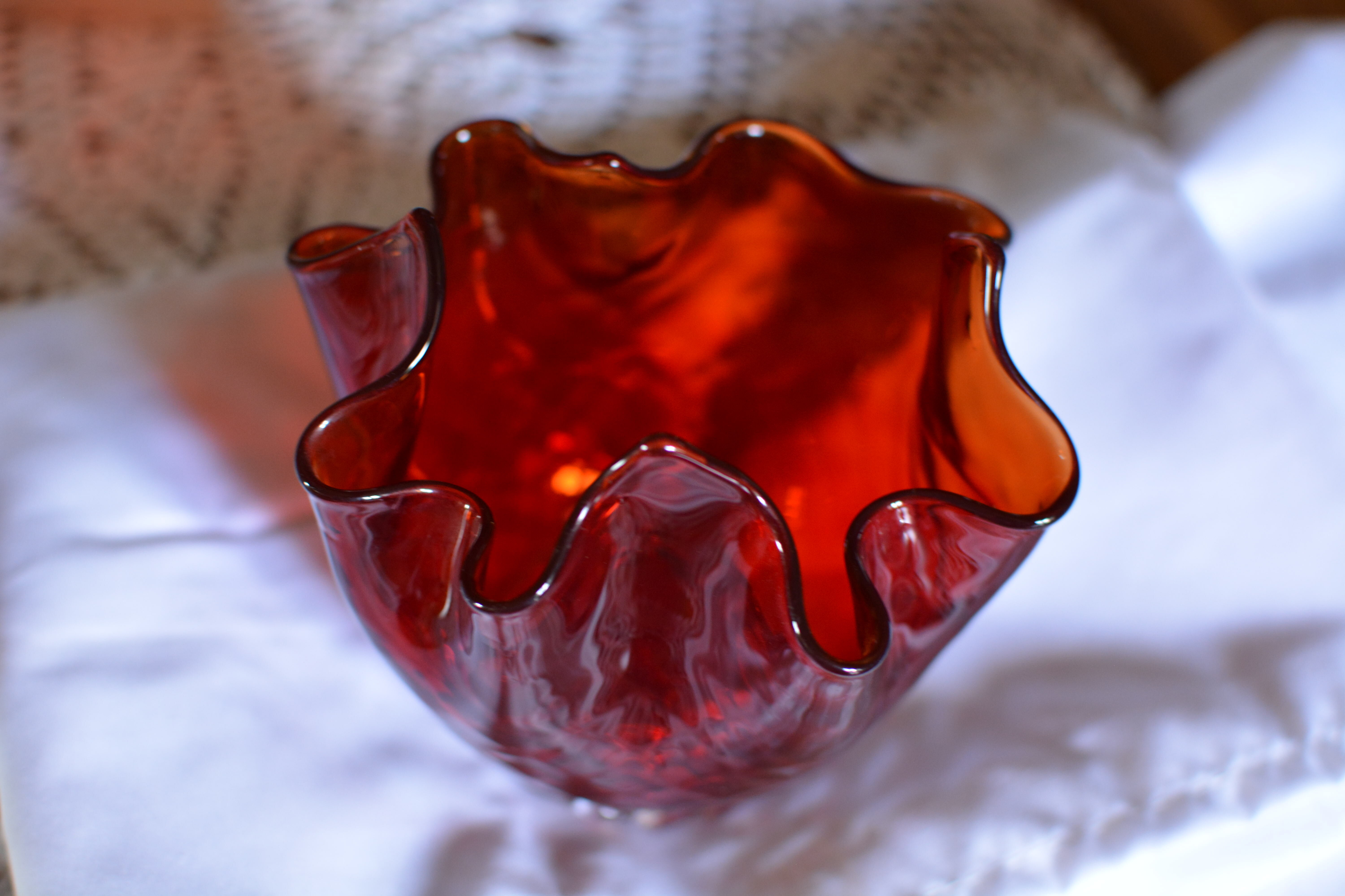 Bougeoir drapé en verre sculpté vintage