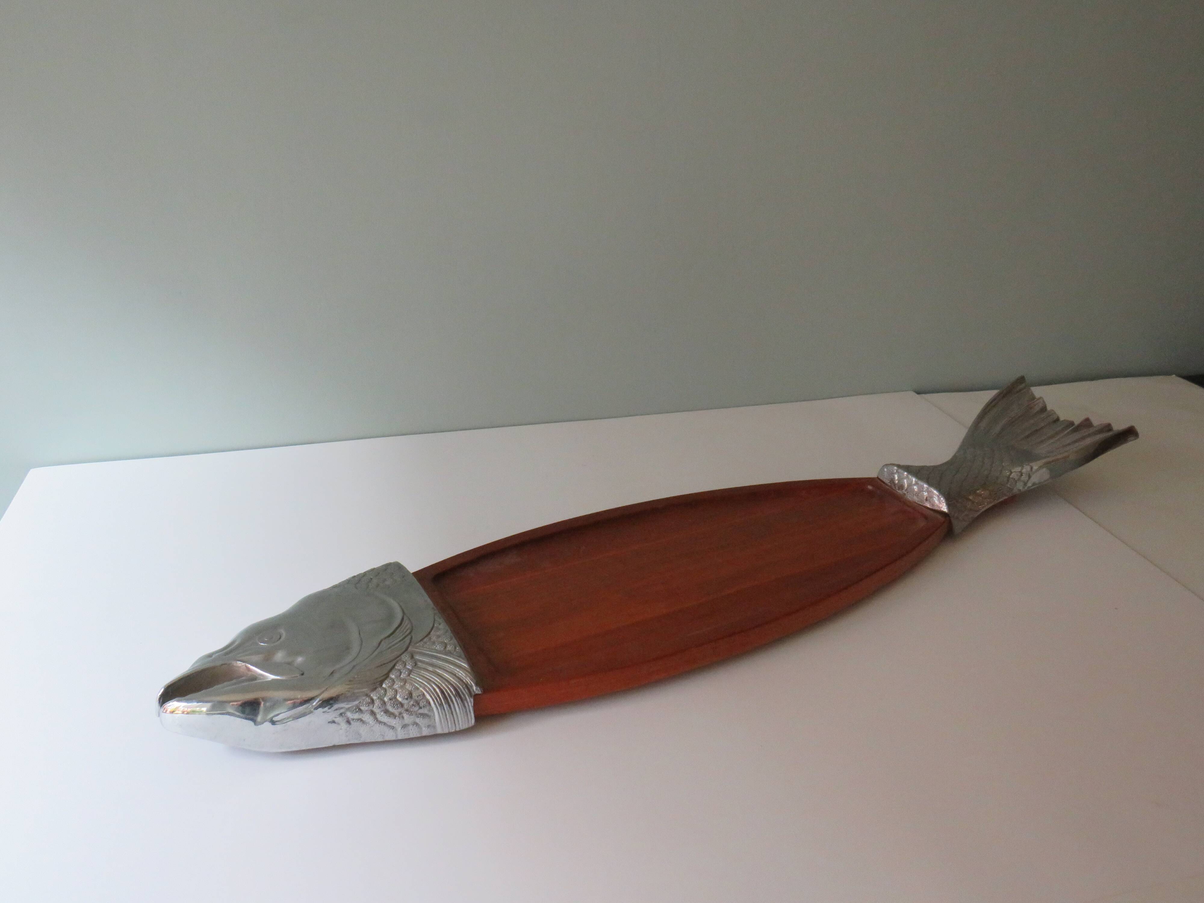 Serving dish, teak fish and silver metal
