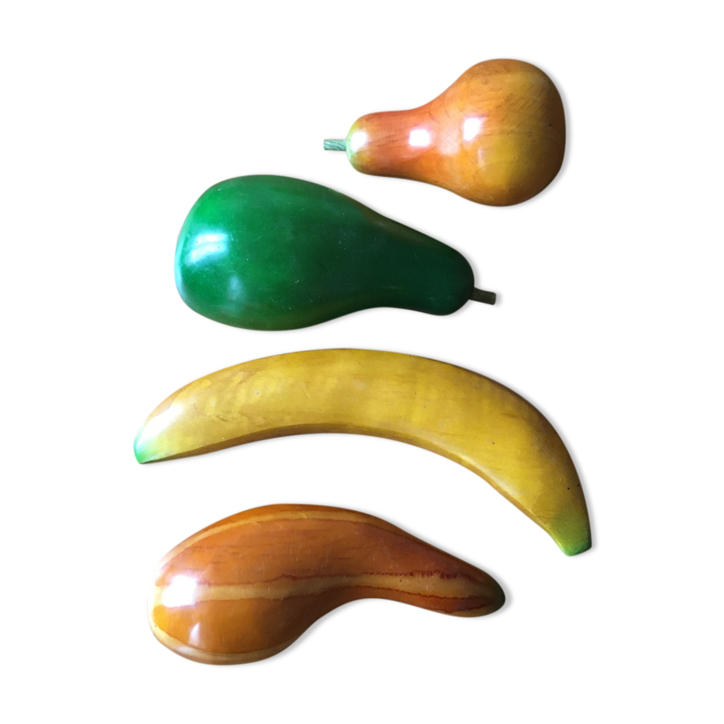 4 decorative wooden fruits