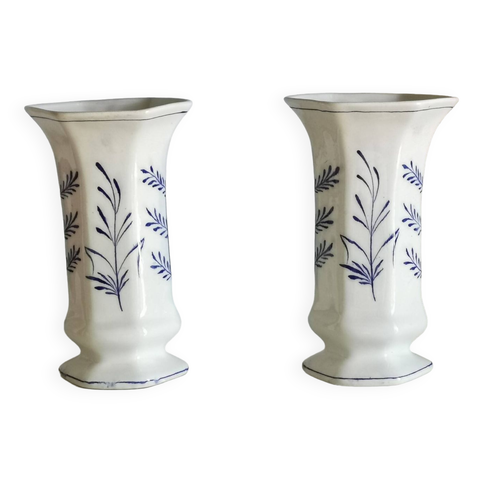 Pair of Dutch jarrones – ceramica delft
