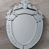 Ancien miroir vénitien, fronton biseauté base bois