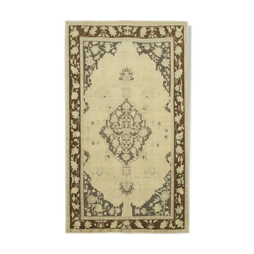 Tapis fait à la main des années 1960 154 cm x 261 cm