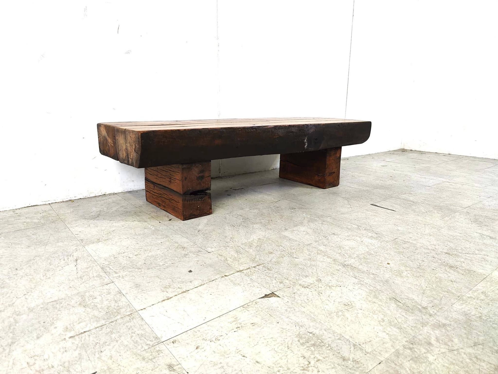 Table basse rectangulaire brutaliste, années 1950