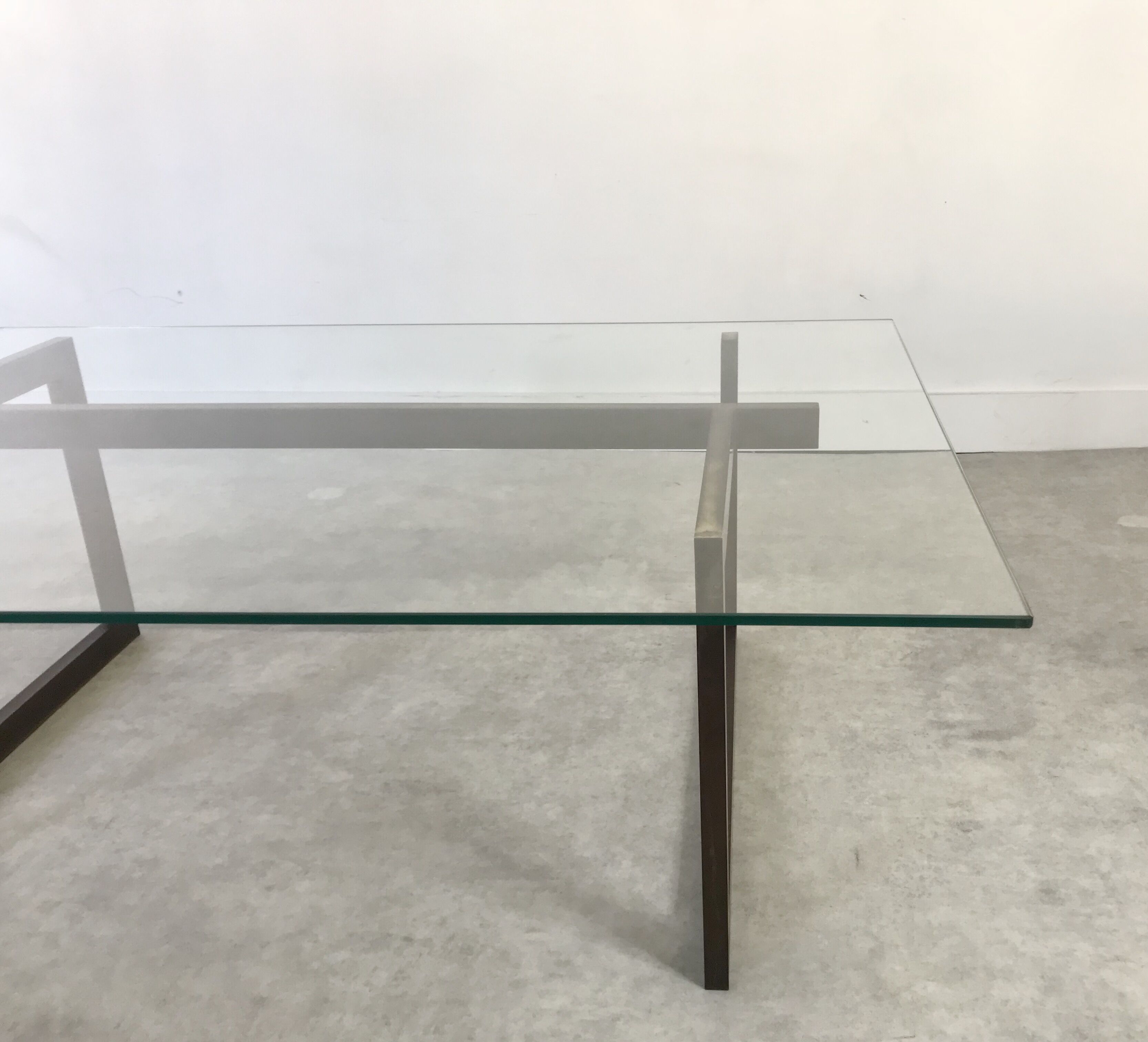 Sculptural Table low chic shabby brass of 1970