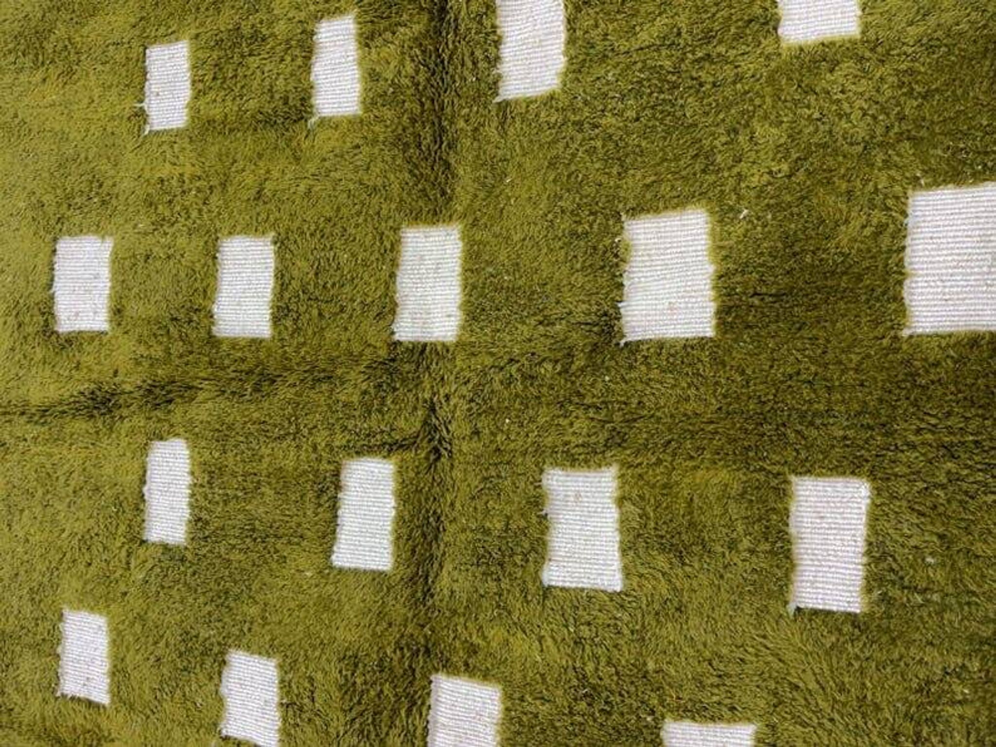 Handmade green pure wool rug, size 150 x 250 cm