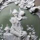 Médaillon mural rococo ancien en biscuit bichrome Jasperware