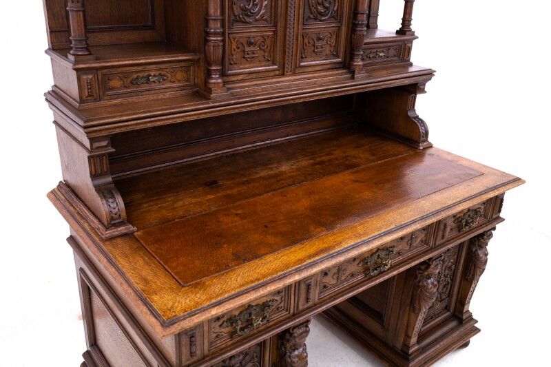 Bureau de style Renaissance antique, France, vers 1880.