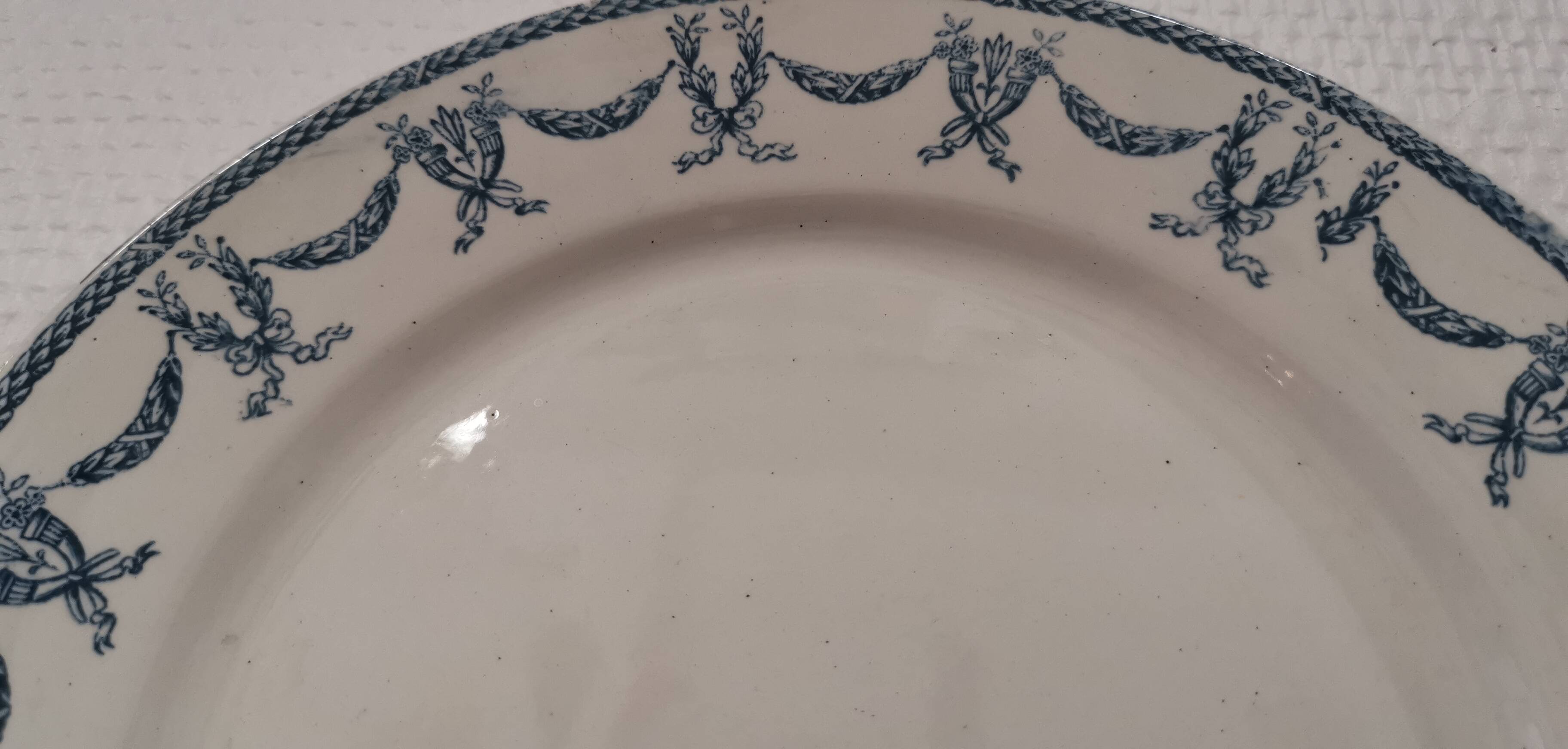 Set of 7 iron earth flat plates u&c sarreguemines and digoin