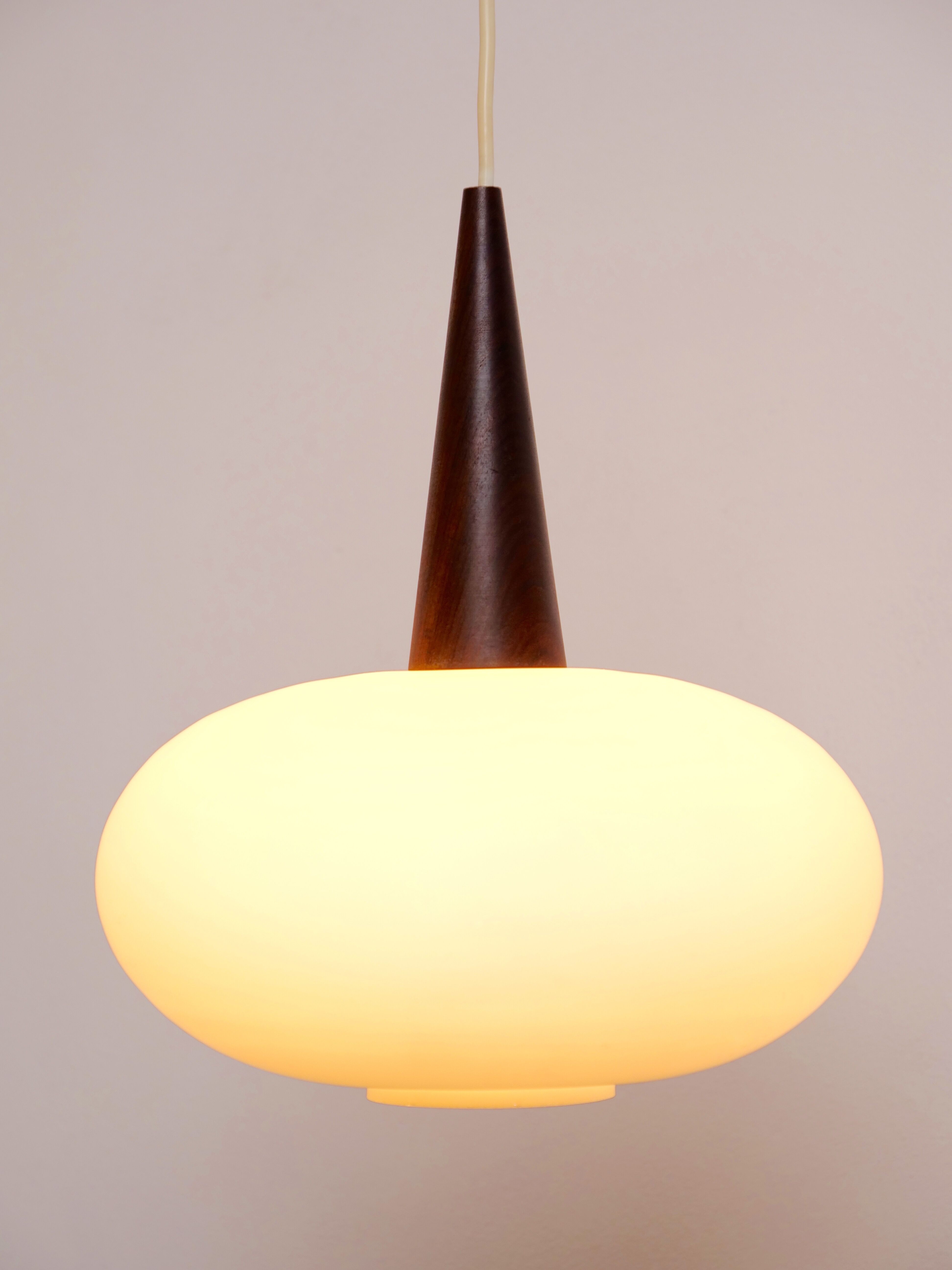 Opaline suspension Louis Kalff for Philips 1960
