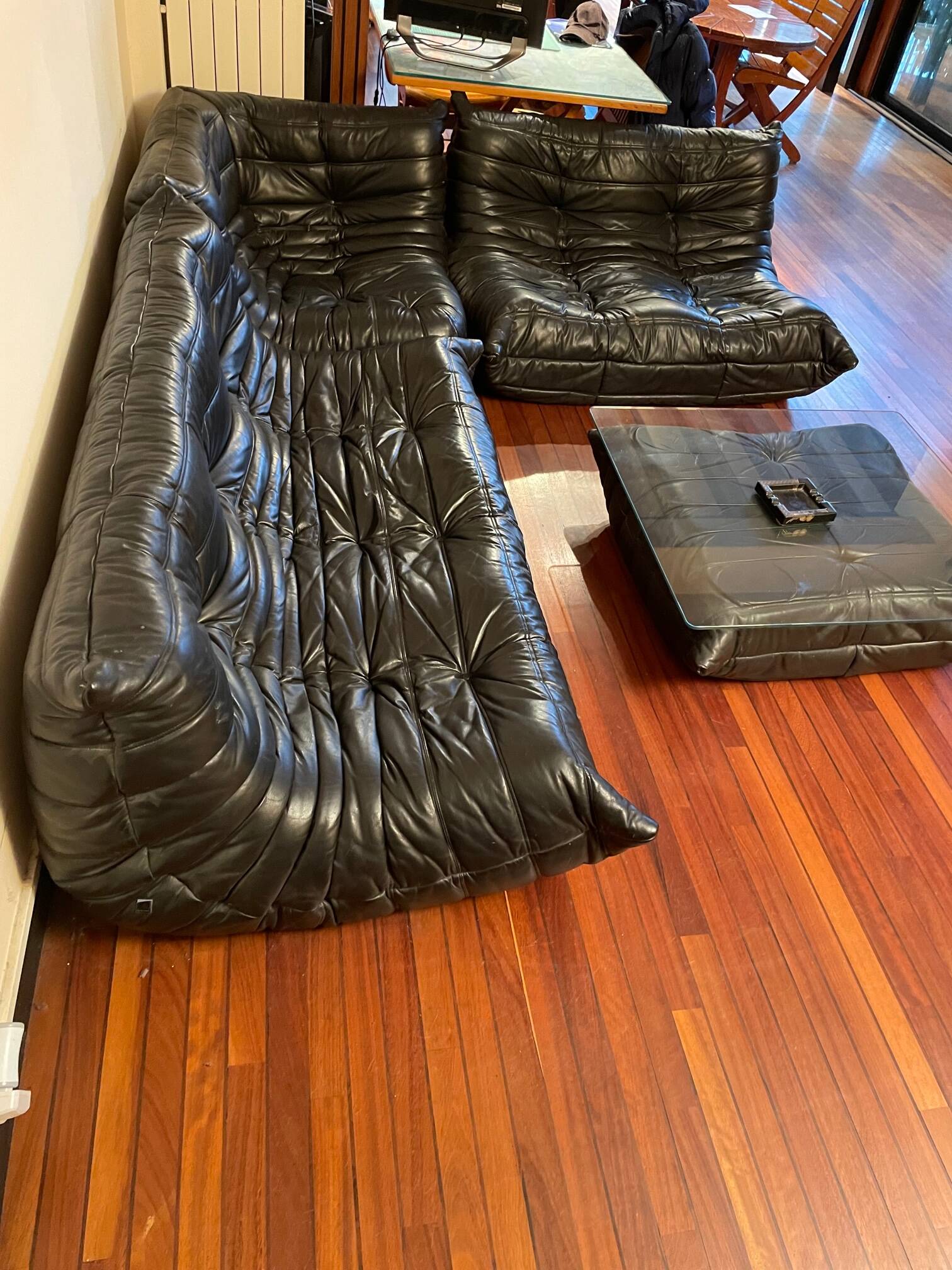 TOGO Canapé Set by Roset in black leather by Michel Ducaroy