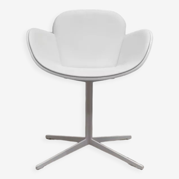 Chair in white imitation leather