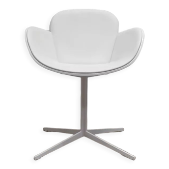 Chair in white imitation leather