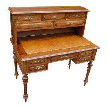 Bureau à gradin d'époque Napoléon III en noyer du 19e siècle