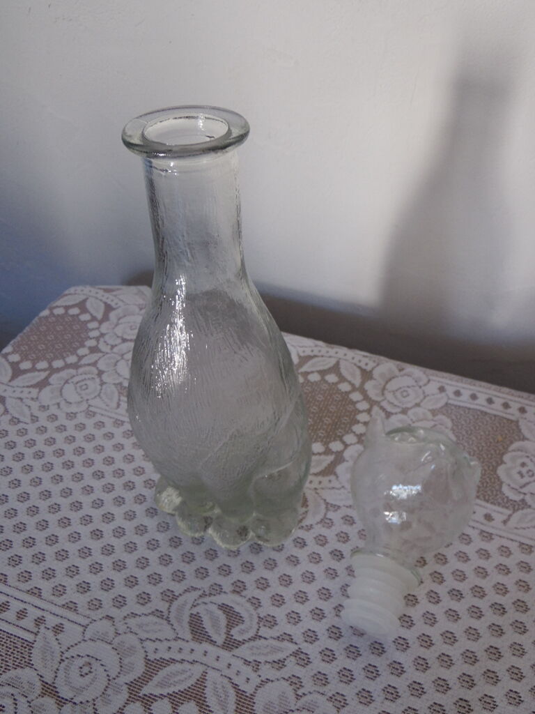 Glass cat shape bottle