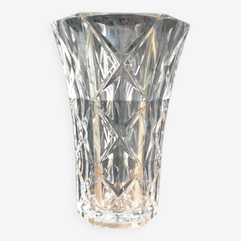 Chiseled crystal vase