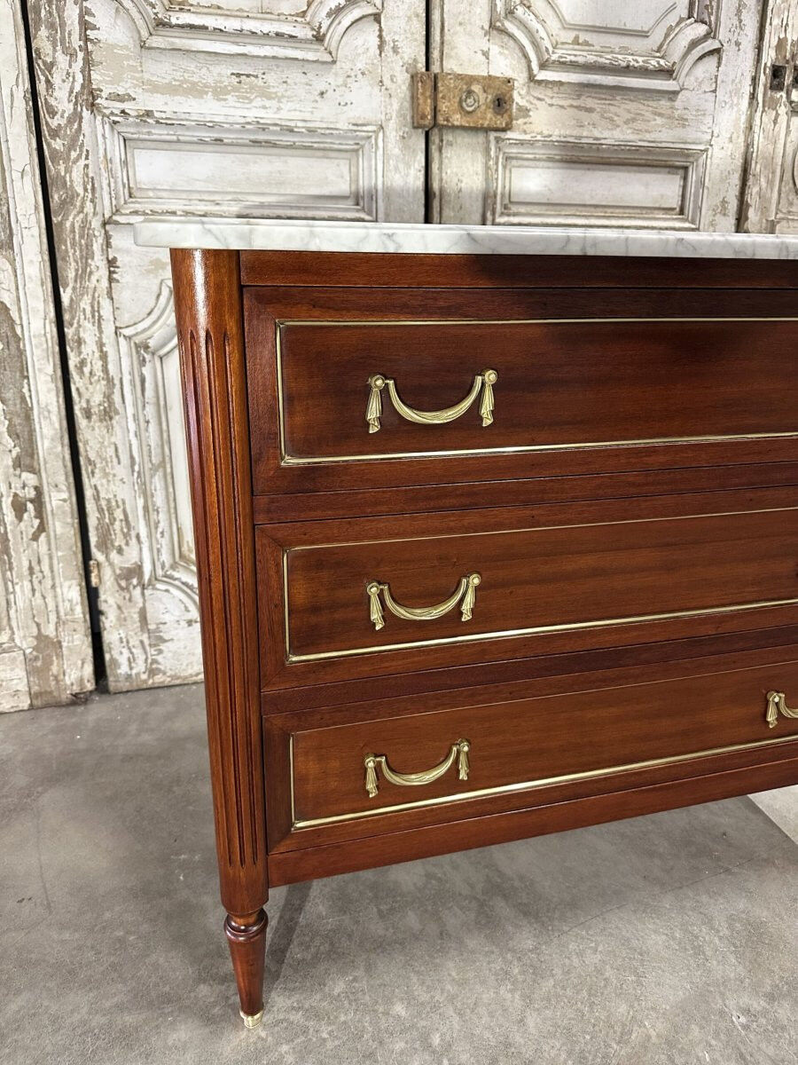 Louis XVI style commode from the 1970s.