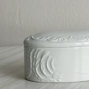 Lidded sugar bowl in Limoges porcelain
