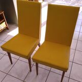 Paire de chaises jaunes skaï jaune années 60
