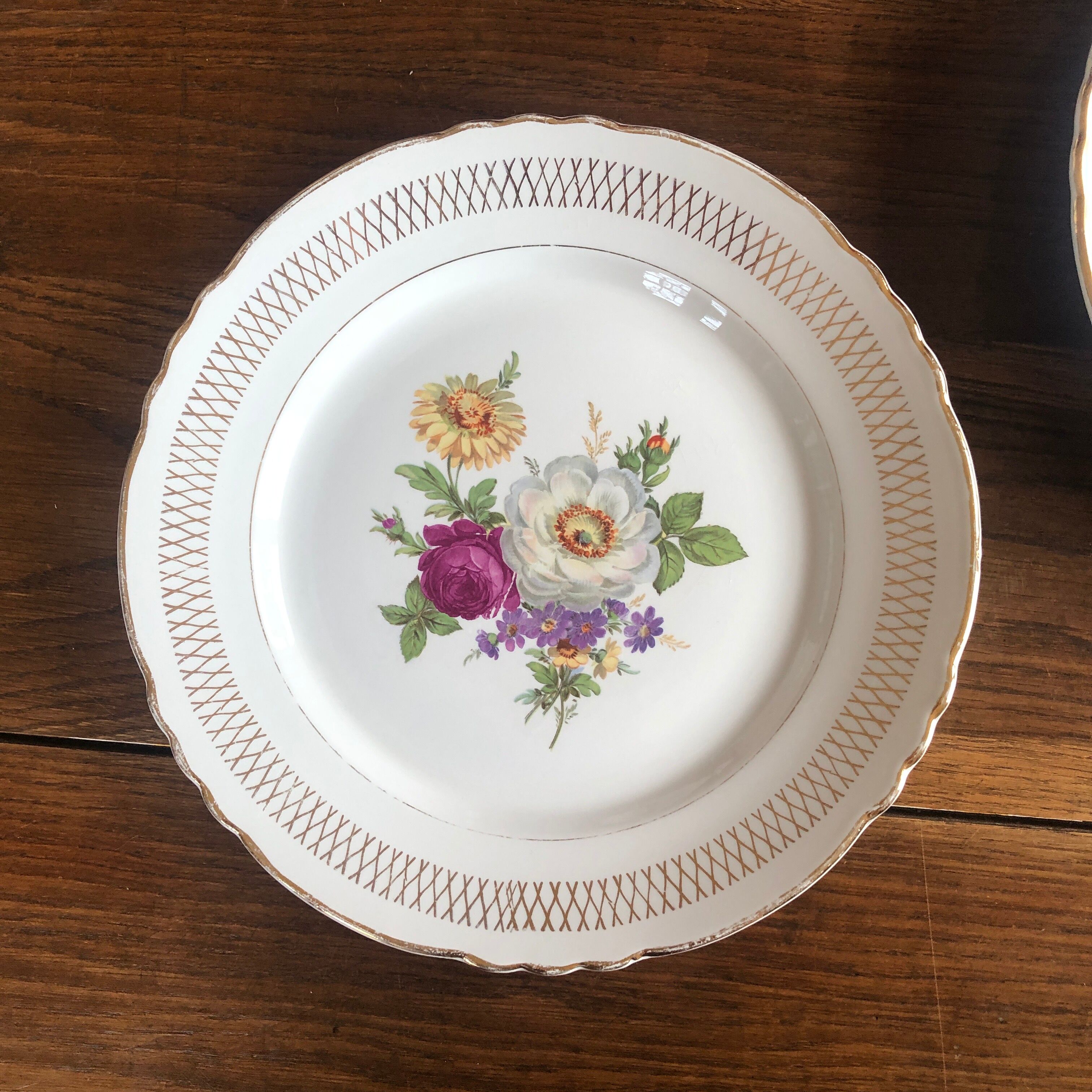 3 oval, round and hollow dishes Moulin des Loups