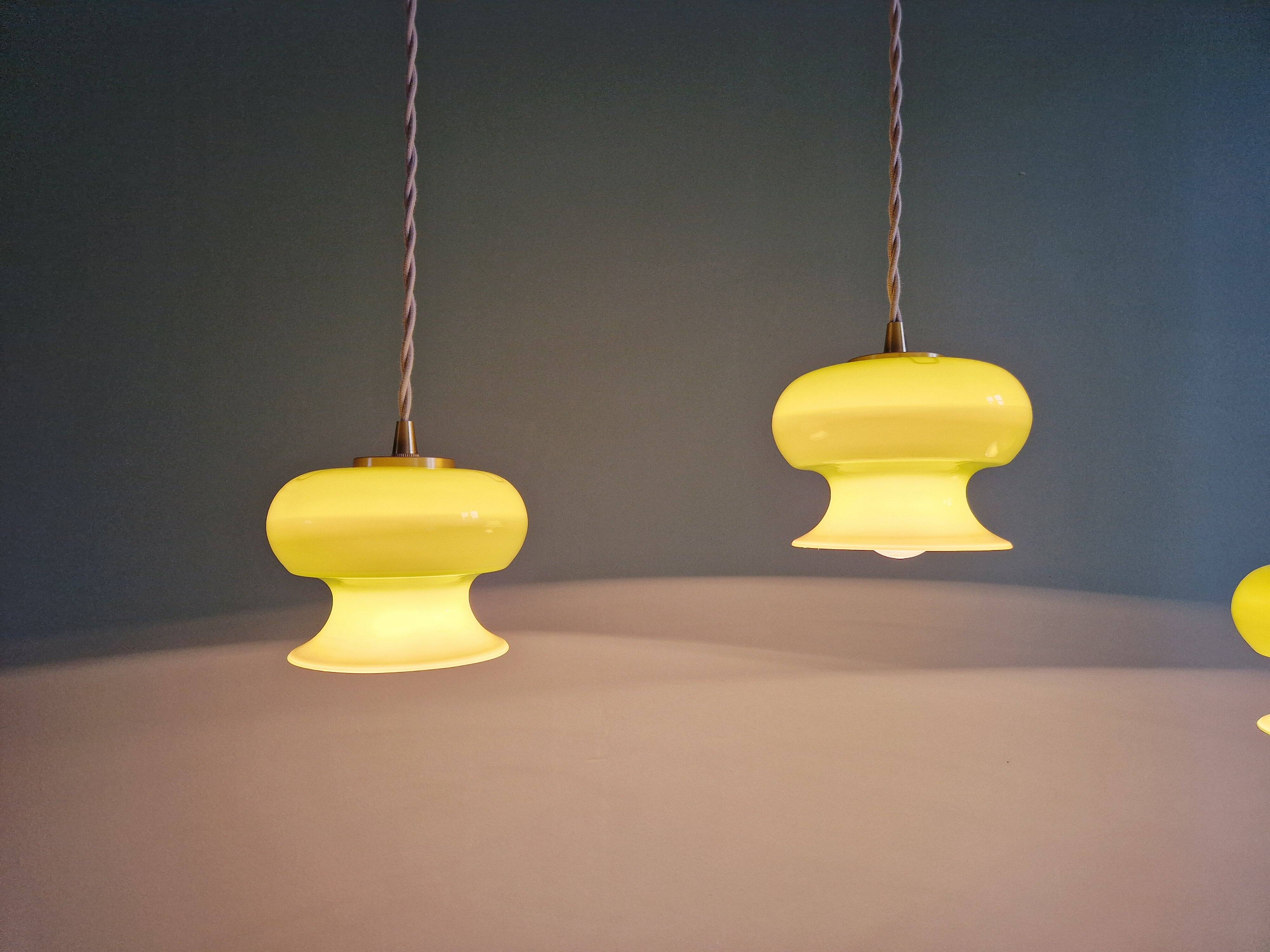 Vintage suspension trio in green opaline, 1960s-70s.
