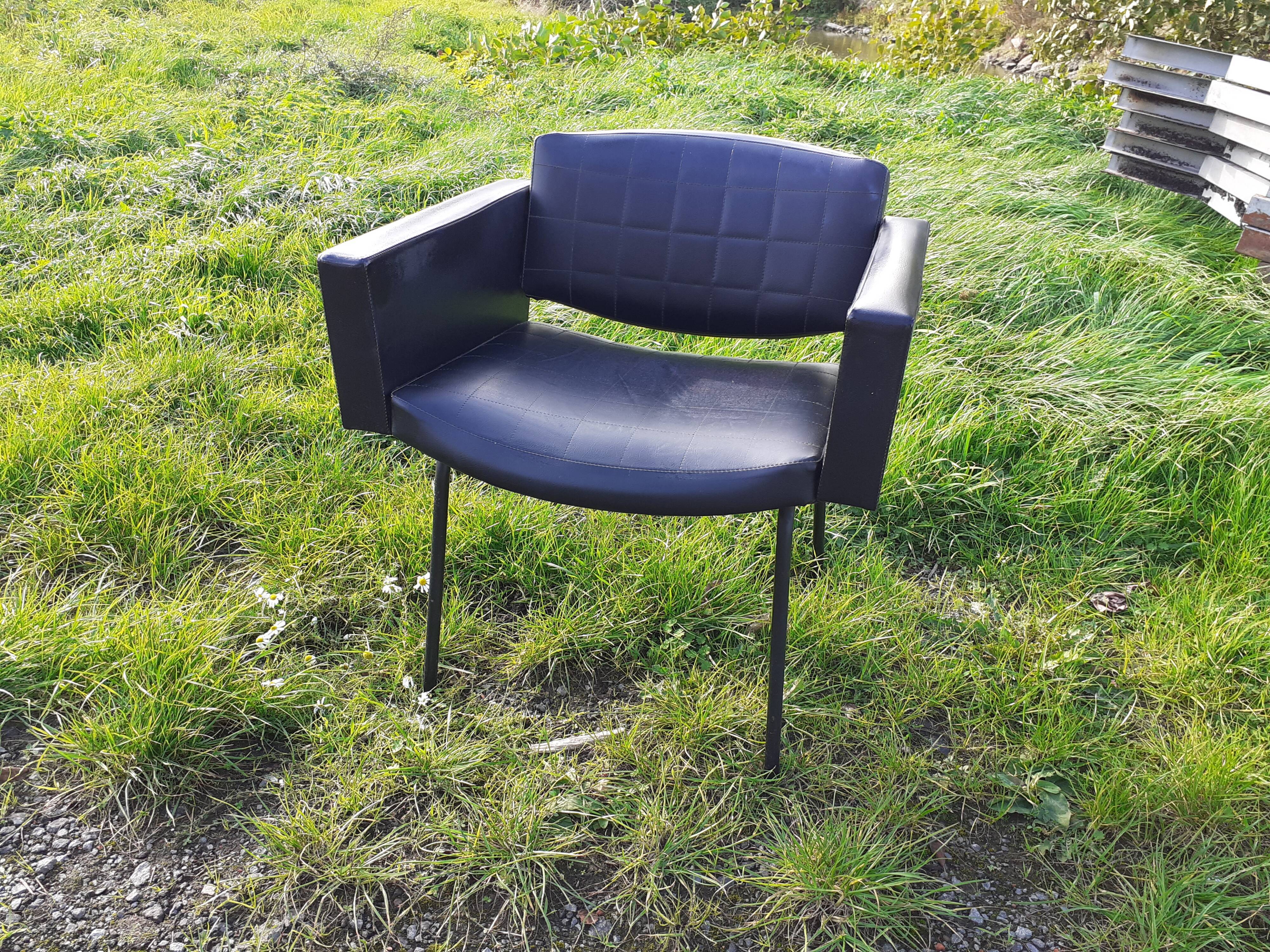 Fauteuil 'Conseil' de Pierre Guariche pour Meurop années 60
