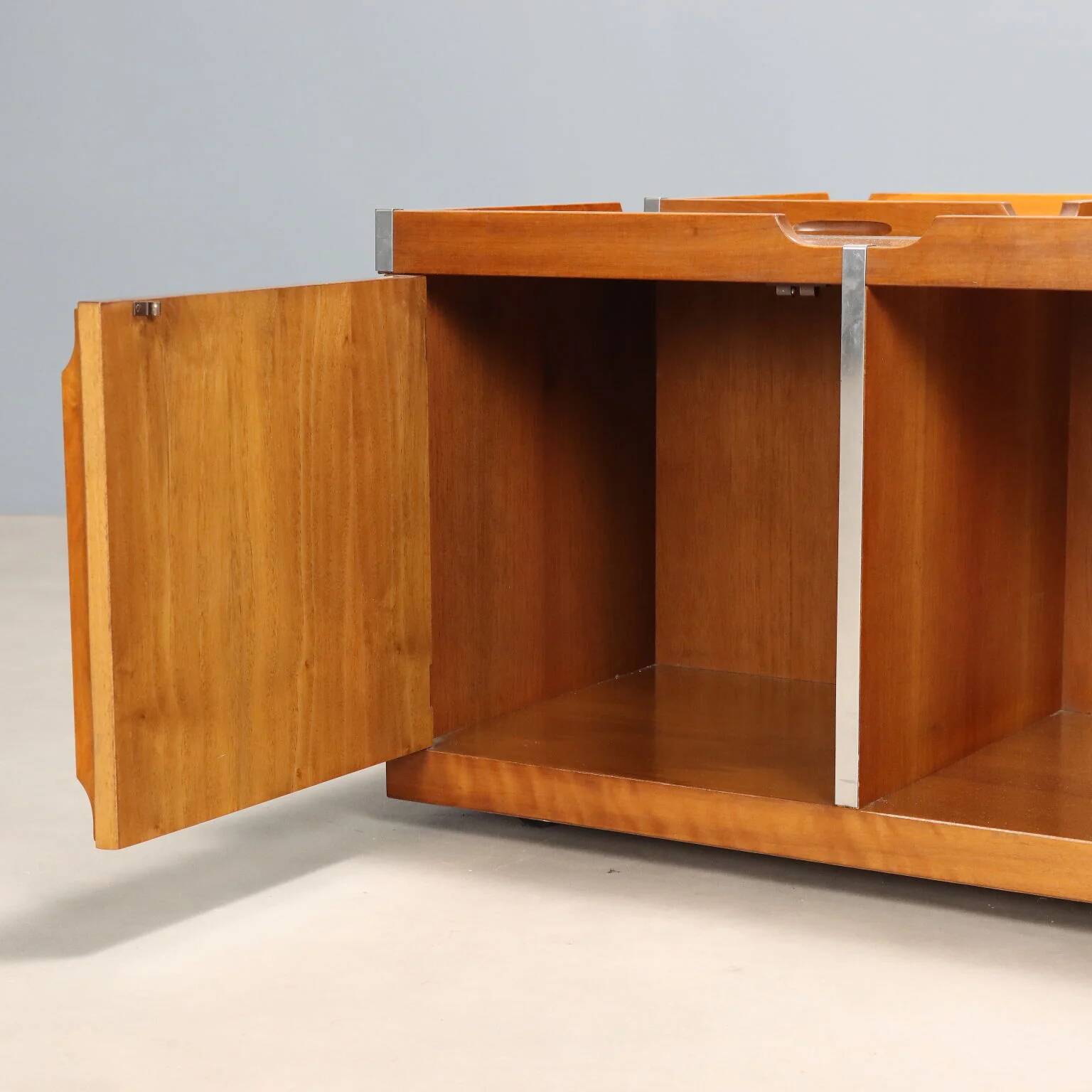 Vintage coffee table in Tanganyika walnut, Italian design, 1970s.