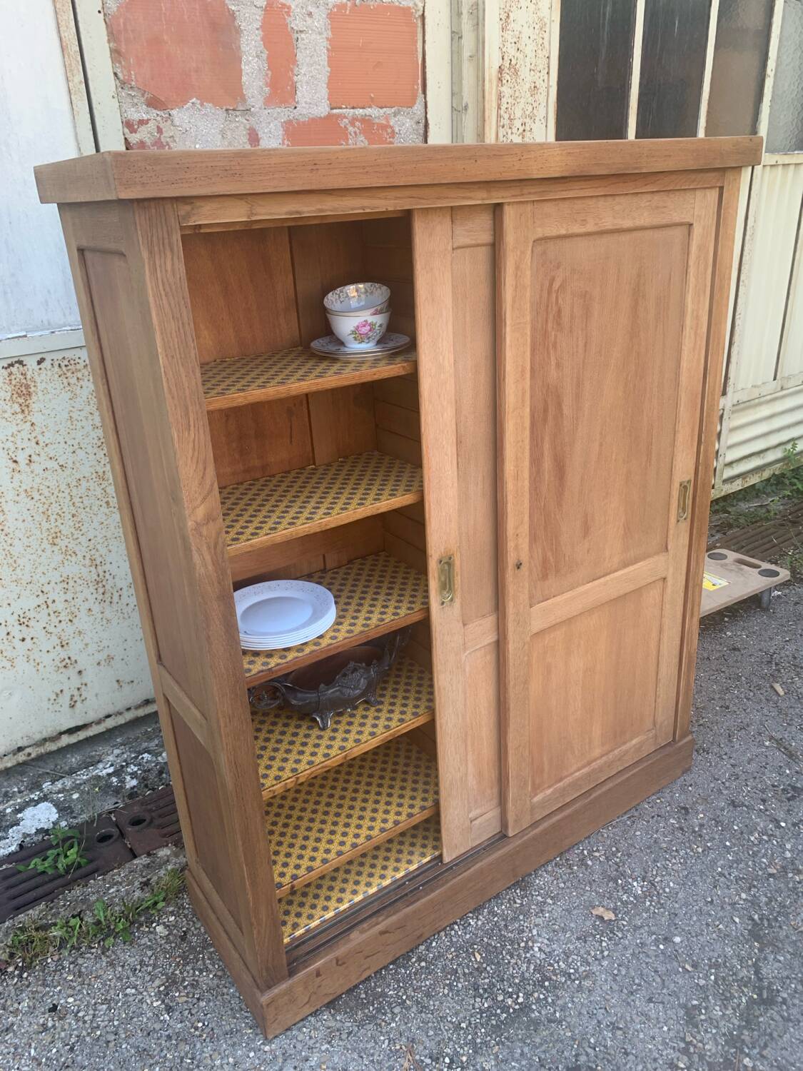 Trade furniture