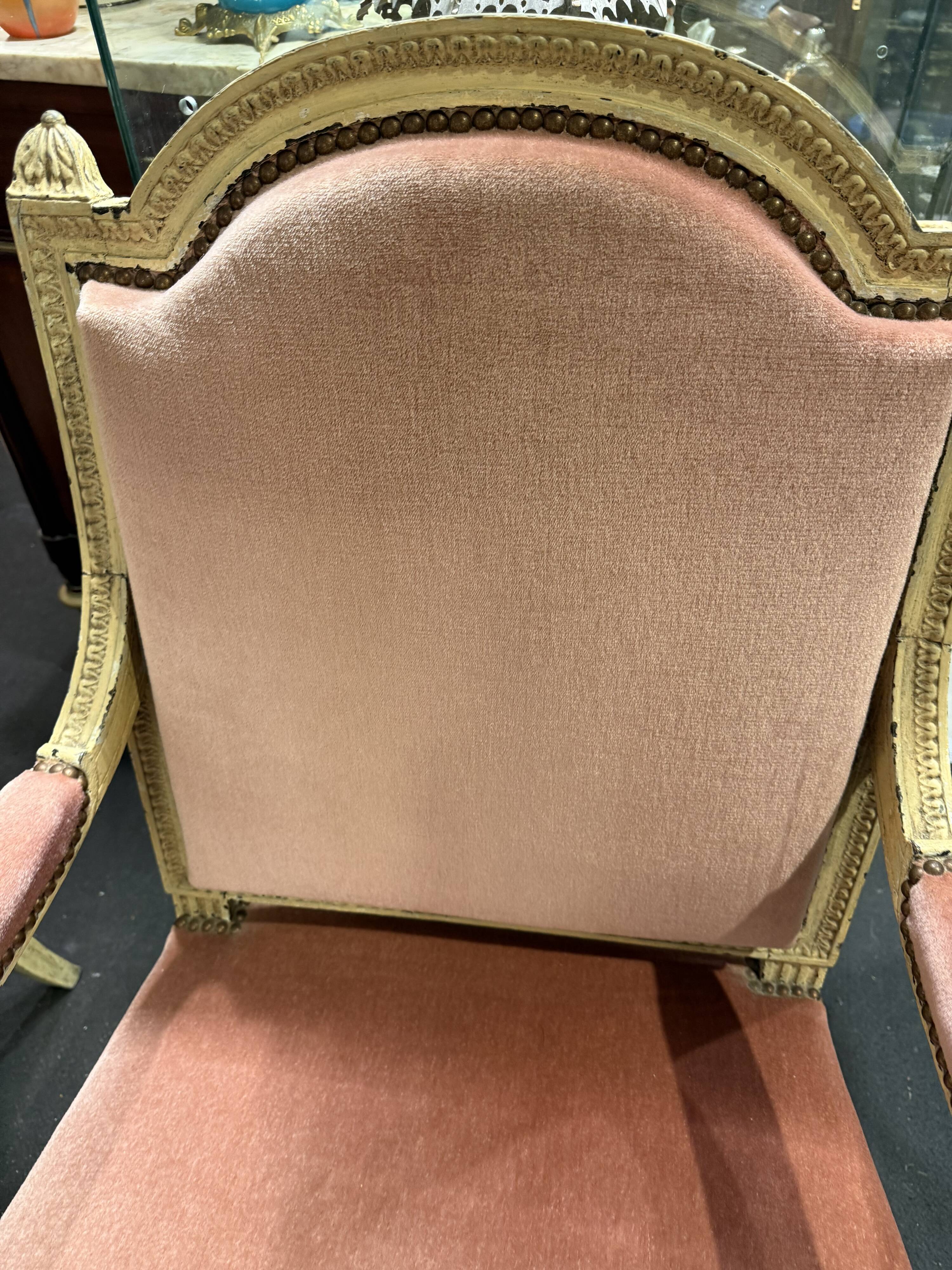 Paire de fauteuils cabriolet Louis XVI