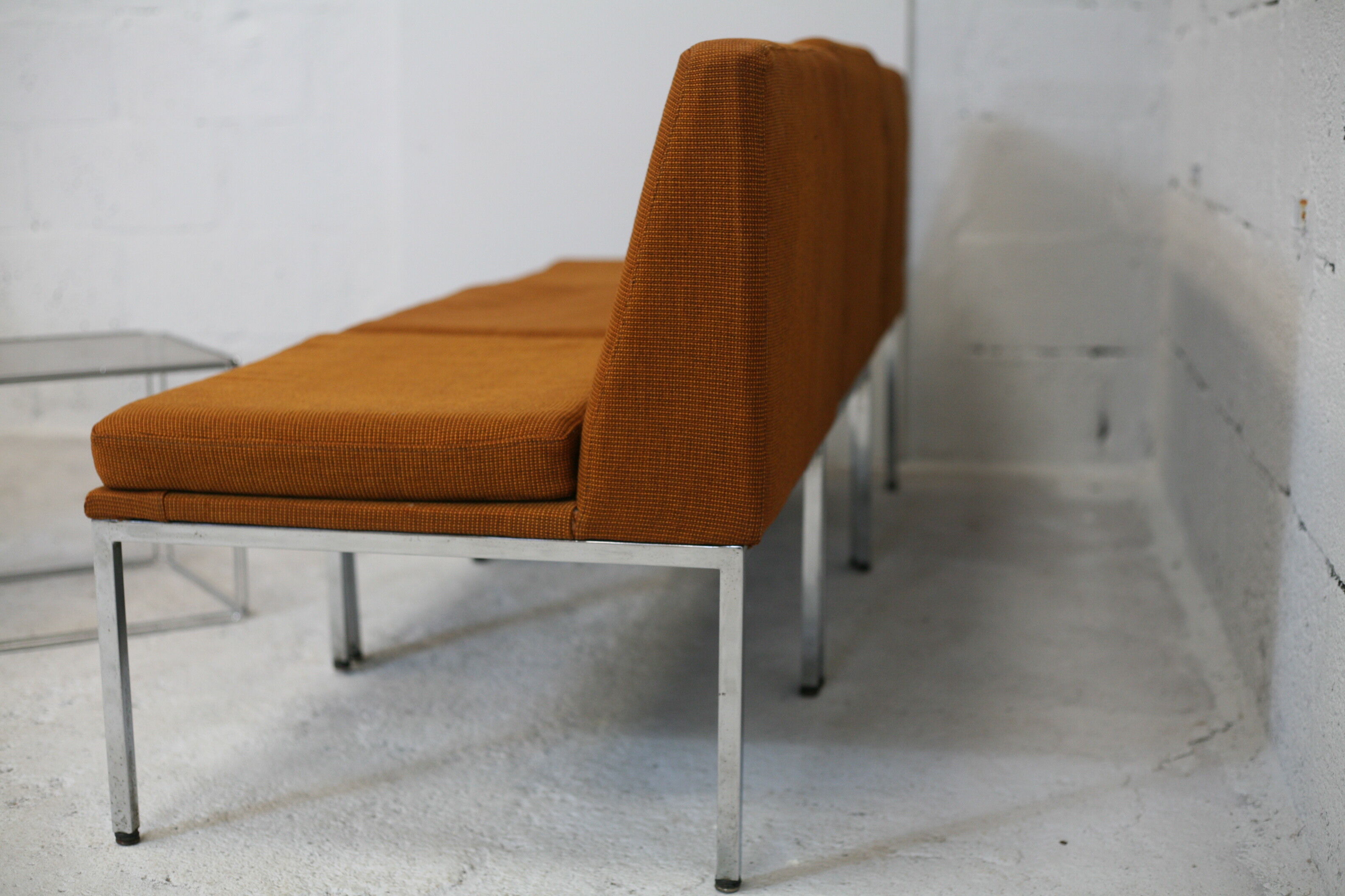 Ensemble de 10 chauffeuses de Louis Baillon, édition Planforms formant canapé modulable, circa 1950