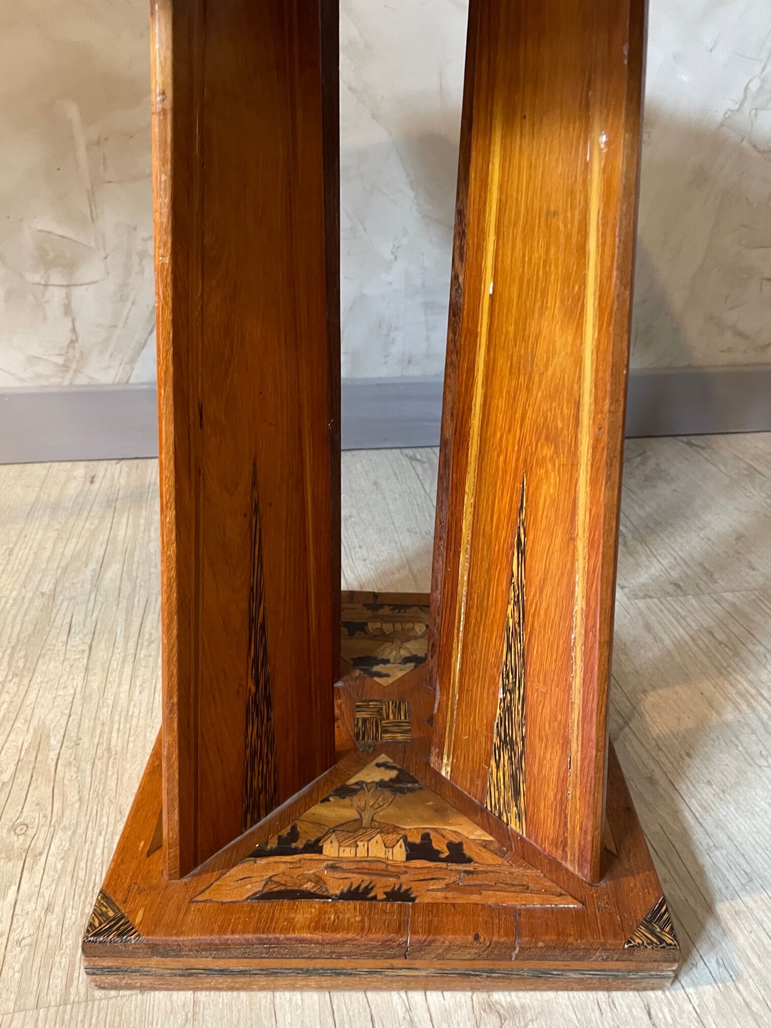Table d'appoint marquetée