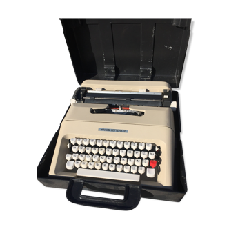 Typewriter Olivetti Lettera 35 design Mario Bellini