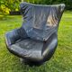 Fauteuil style egg chair et son ottoman