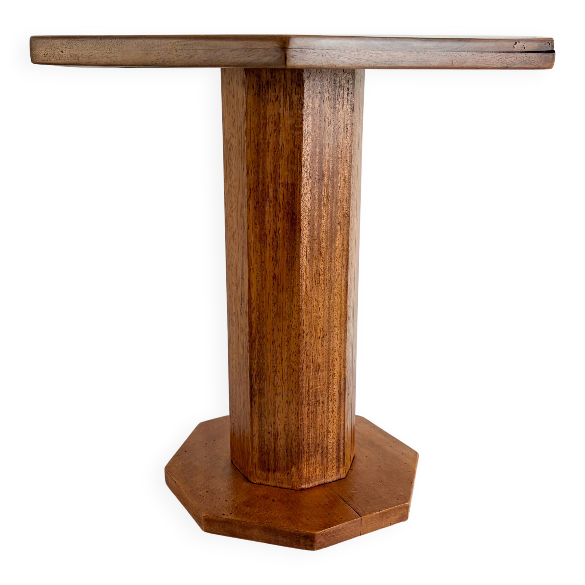 Art Deco guéridon from the 1930s in walnut and oak.