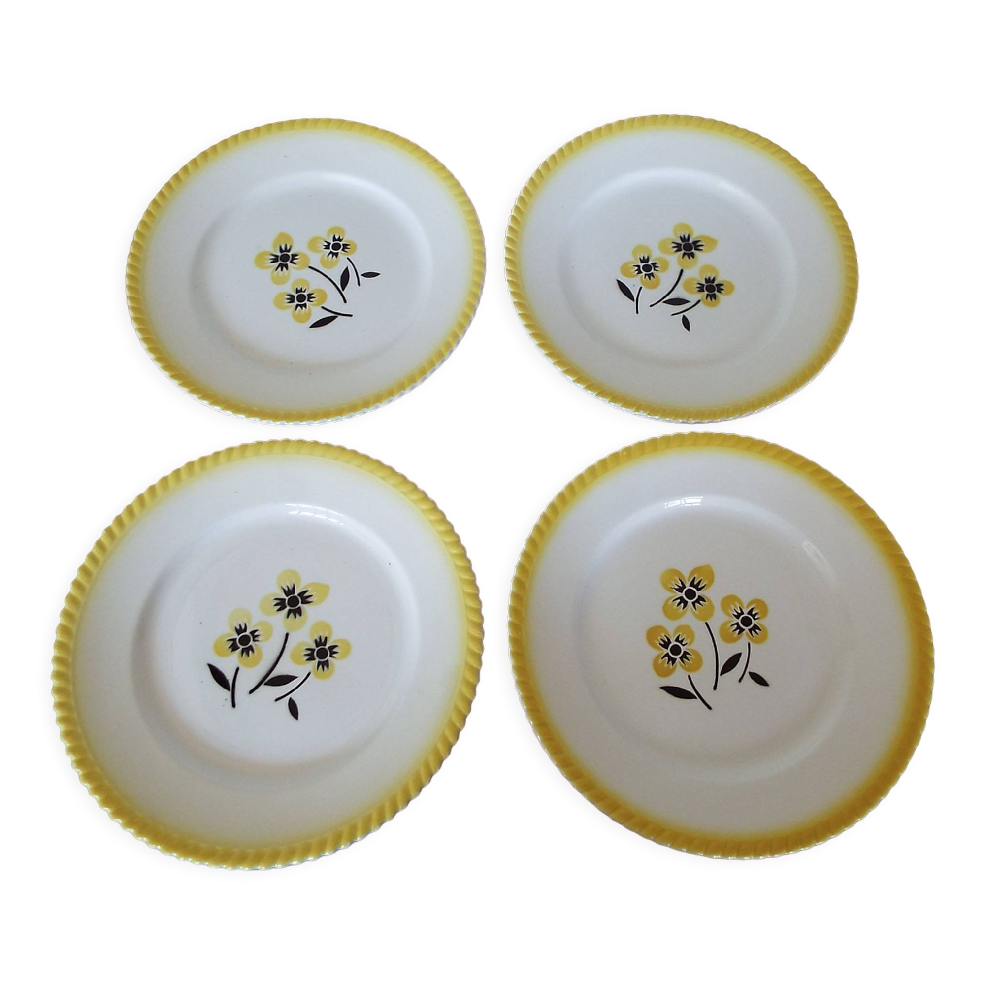 4 assiettes plates