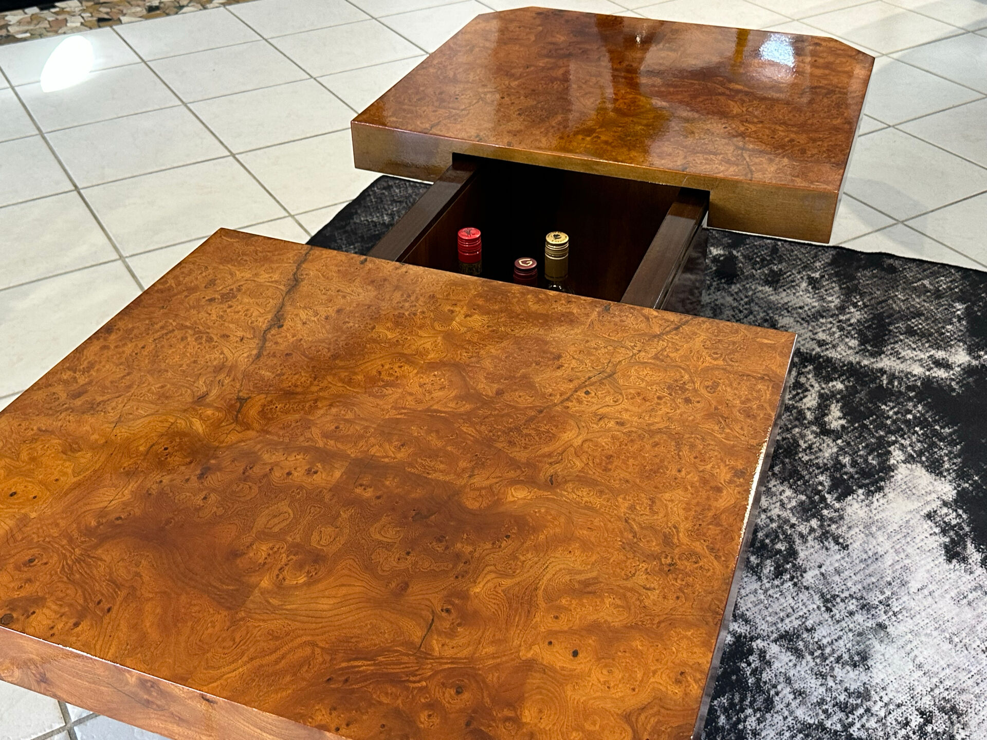 Table basse bar  en Loupe d’orme maison  Lancel vintage 1970