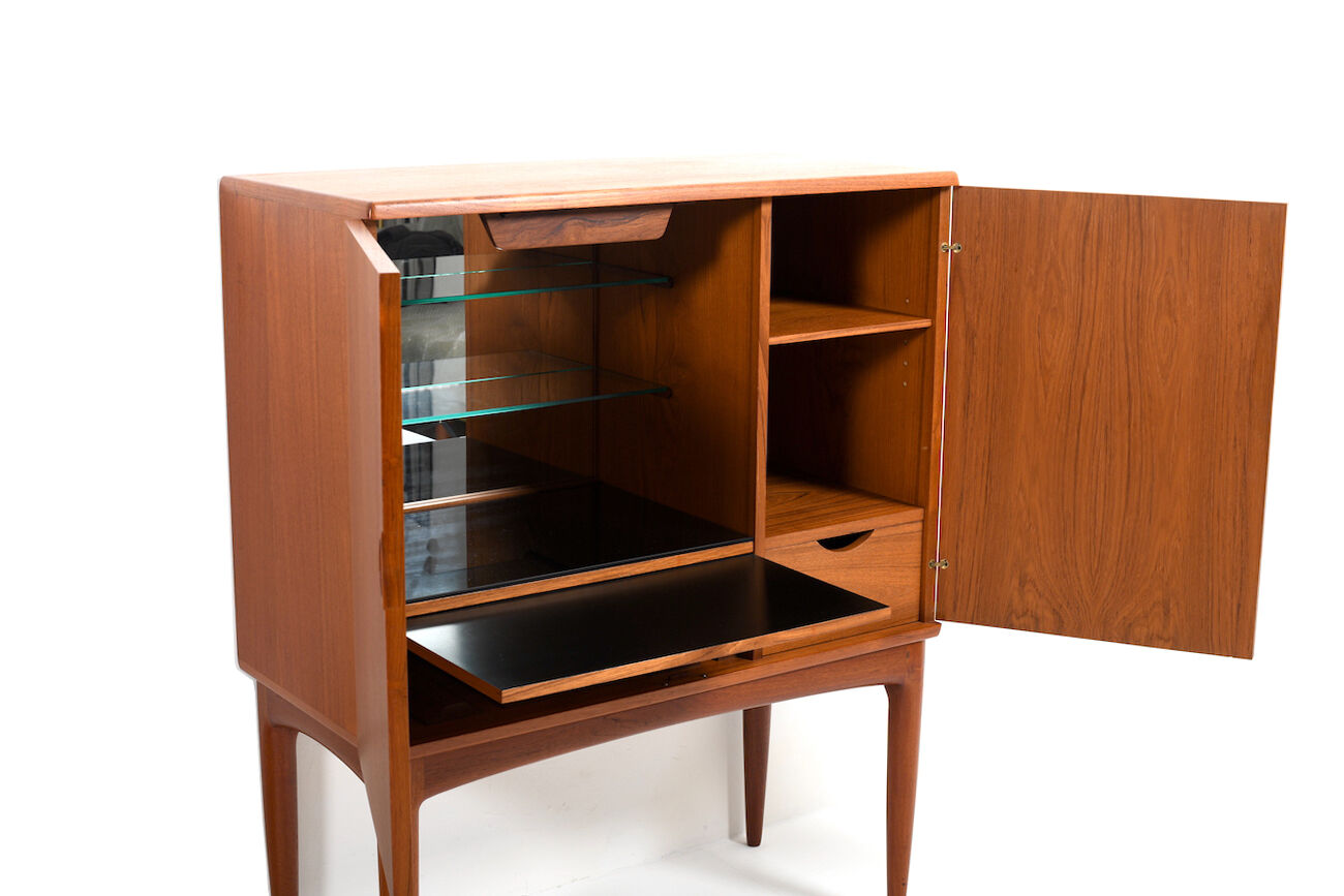 Mid Century Fine Danish Bar Cabinet in Teak