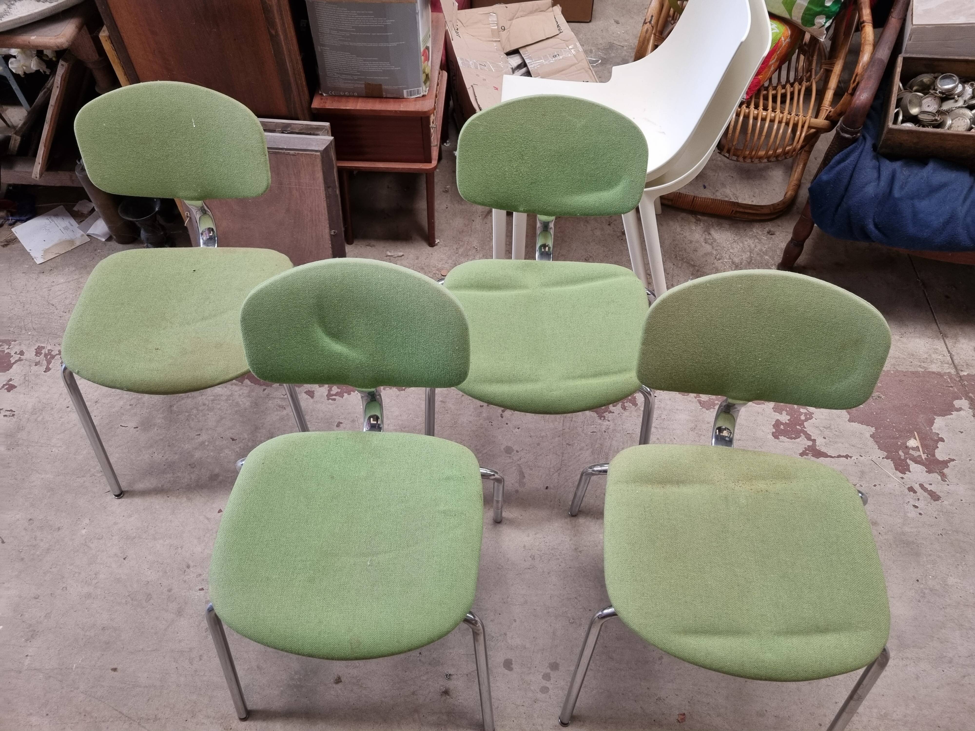 Set of 4 1970s Strafor-steelcase chairs