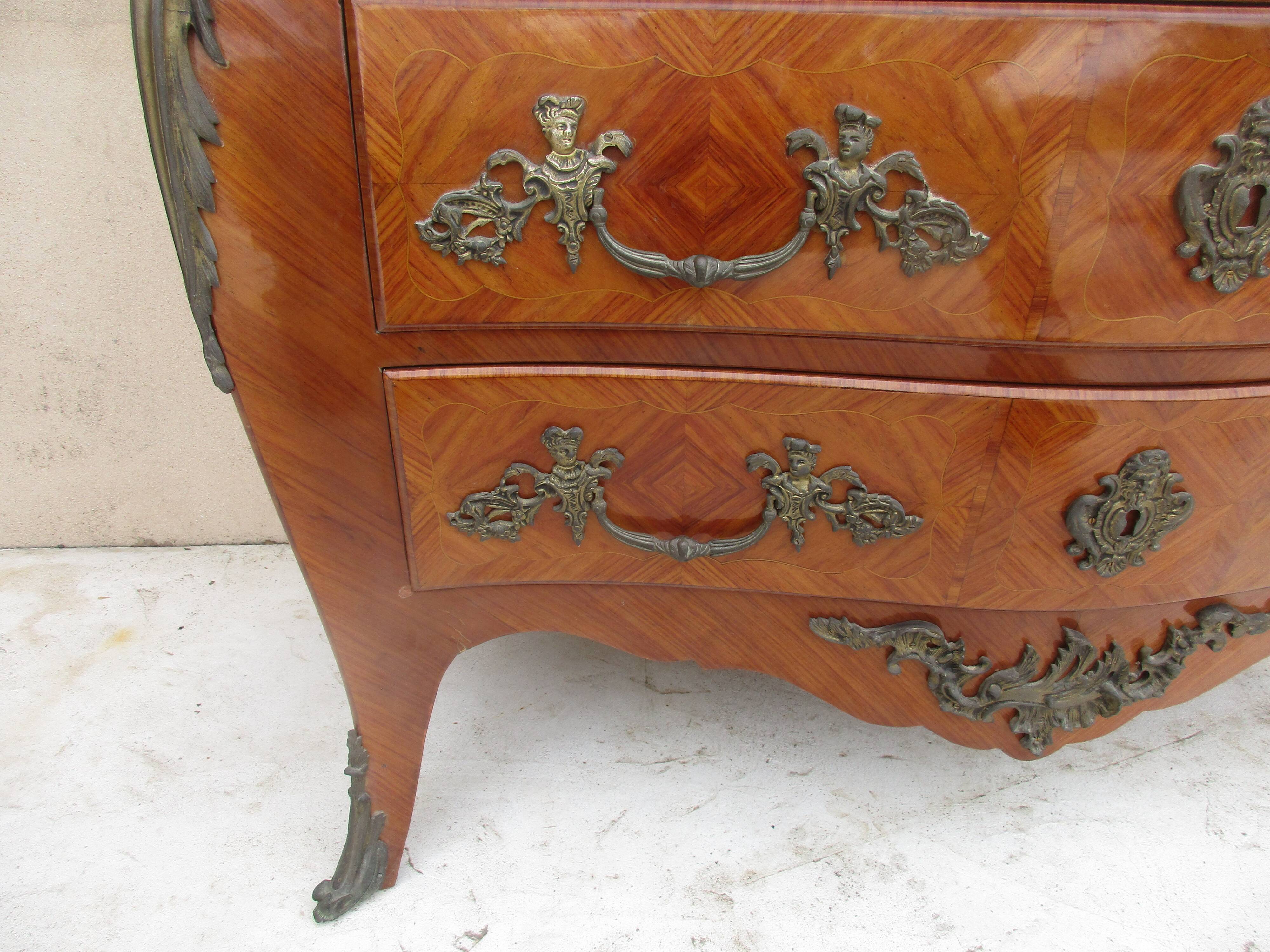 Dresser en marquetry style lLuis XV