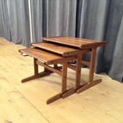 Ensemble de trois tables en teck, Danemark, années 1960.
