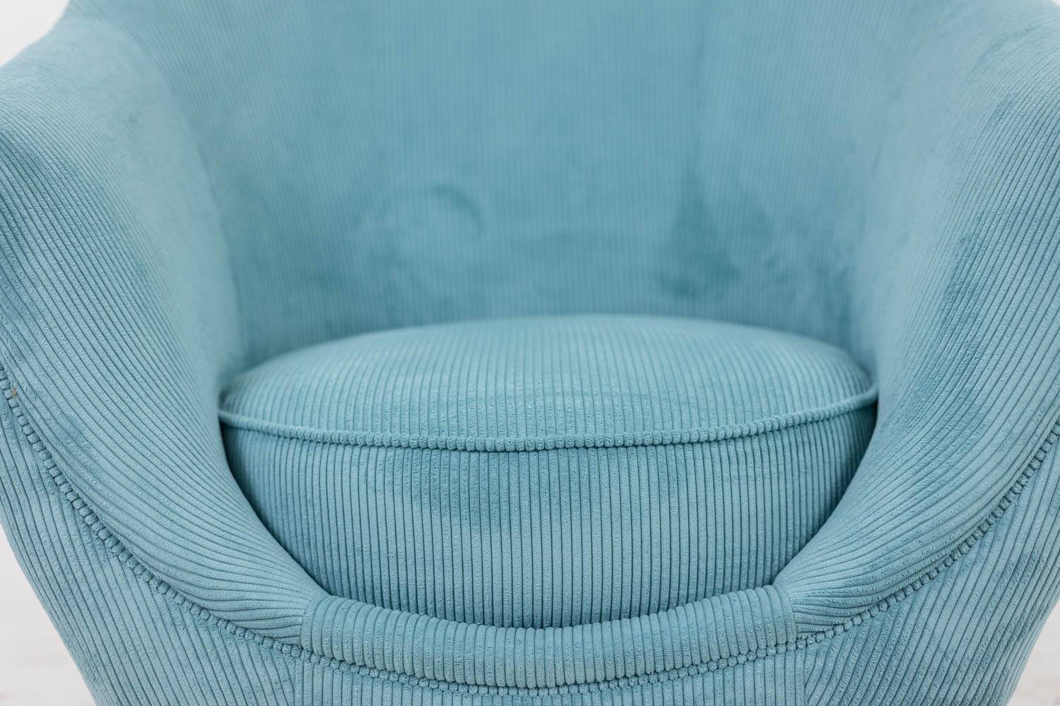 Pair of corduroy armchairs. Contemporary work.