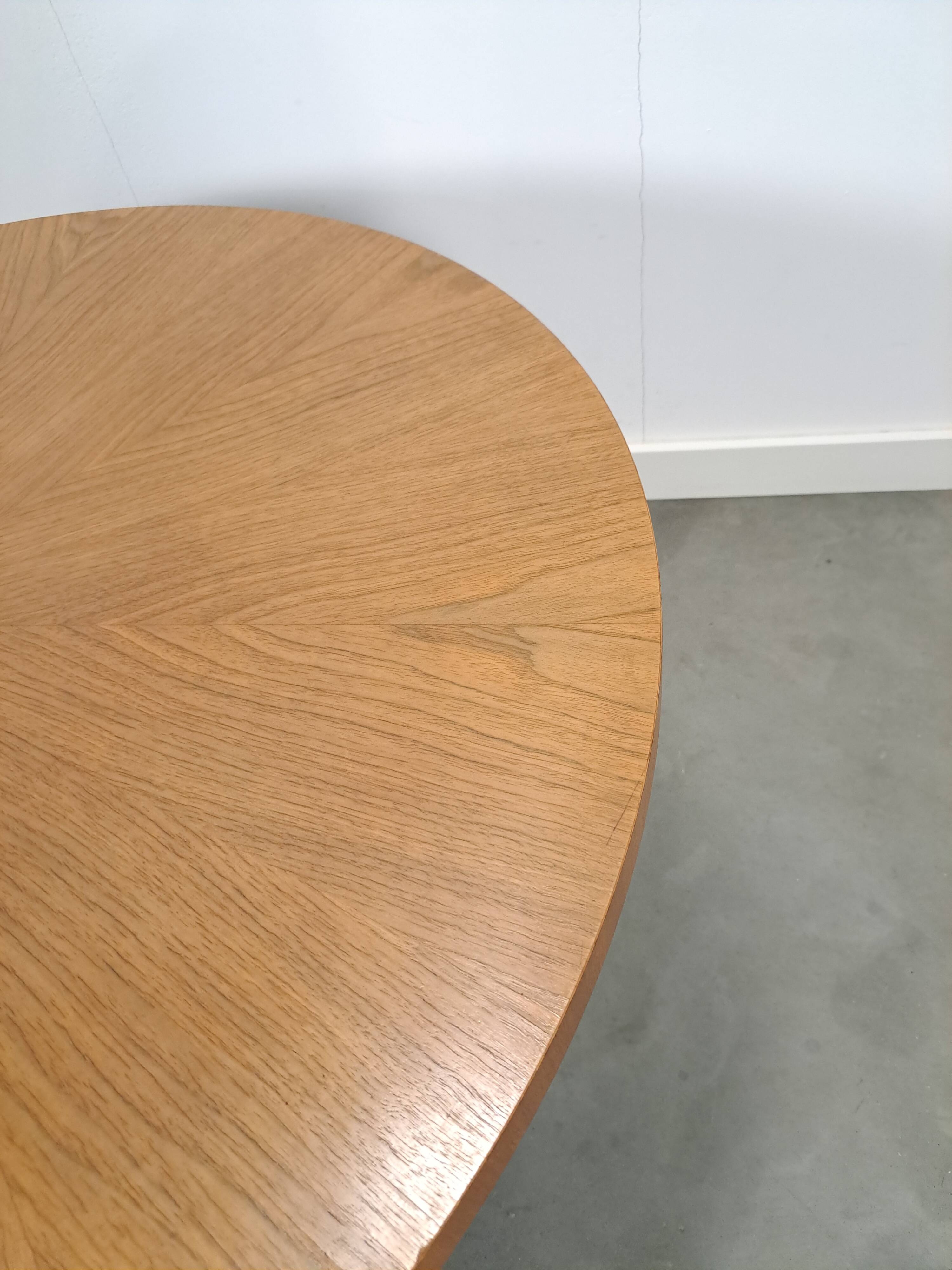 Table basse ronde avec pieds en bois Ilse Möbel