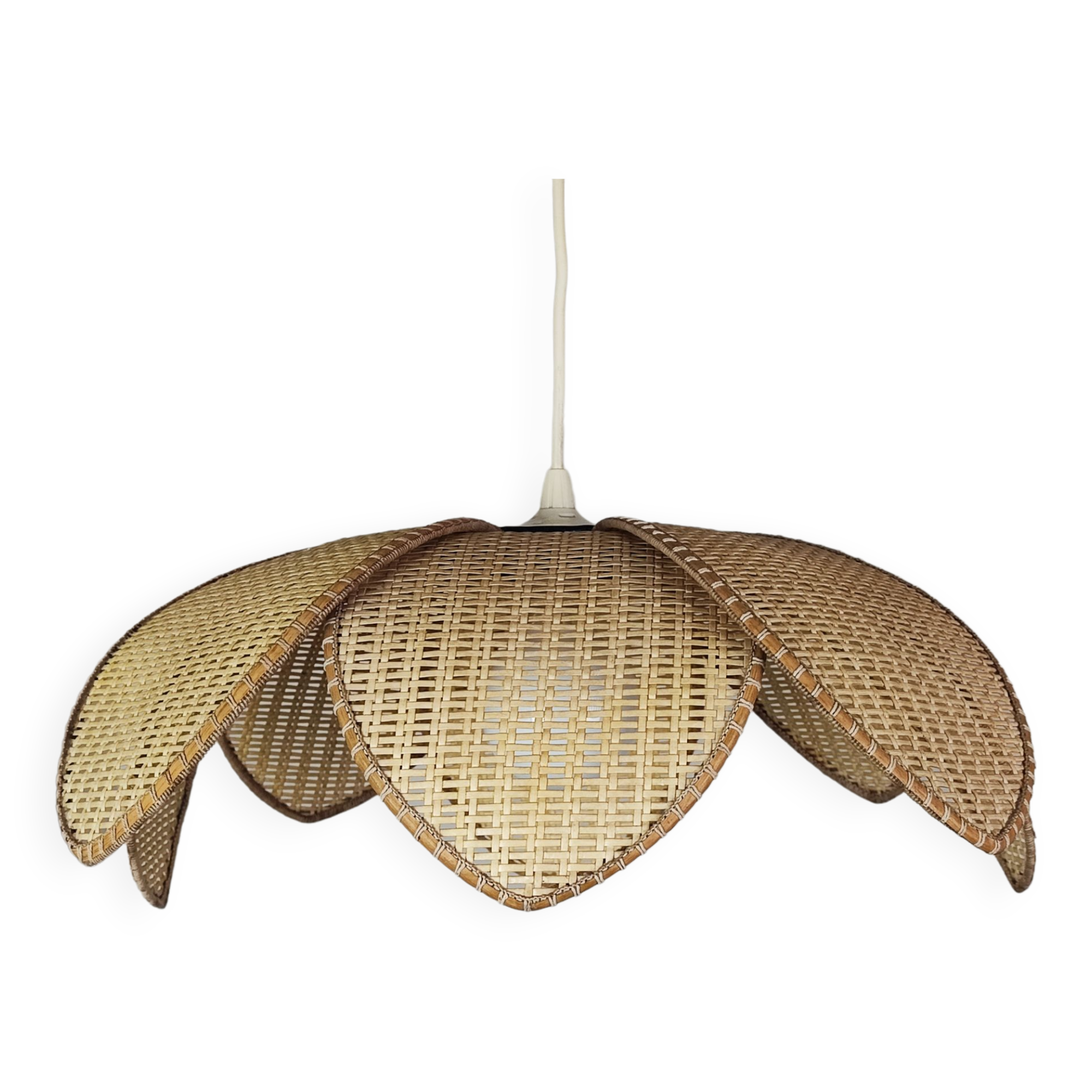 Rattan flower suspension 70'