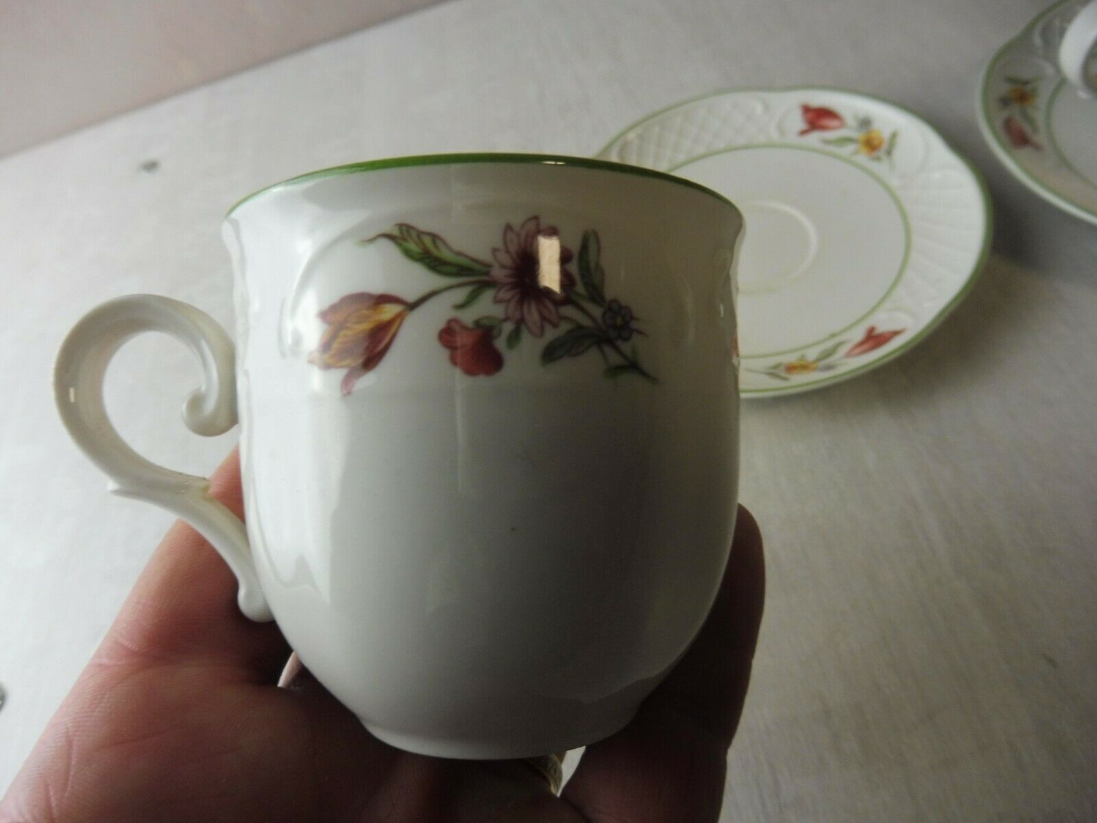 Anciennes tasses et sous tasses, tulipe, en céramique, Villeroy & Boch