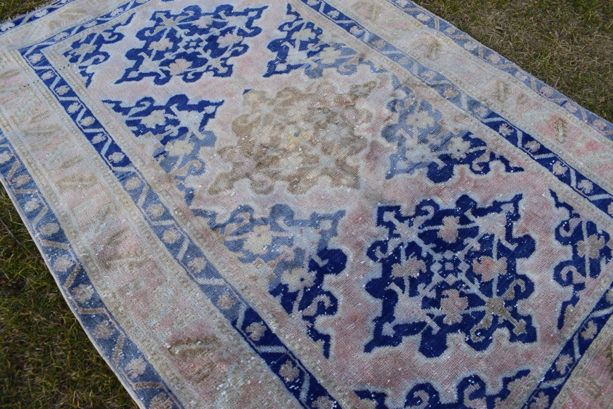Vintage Turkish handmade rug 142x210 cm