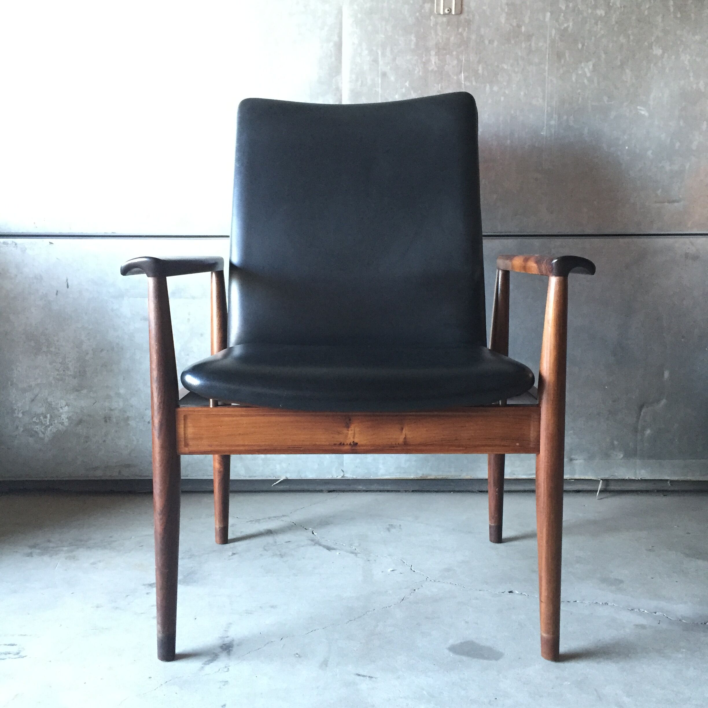 Diplomat office chair by Finn Juhl in rosewood and vintage leather 1970s