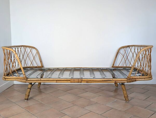 Lit corbeille en rotin