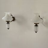 Paire d’applique vintage, opaline et laiton, France, 1970